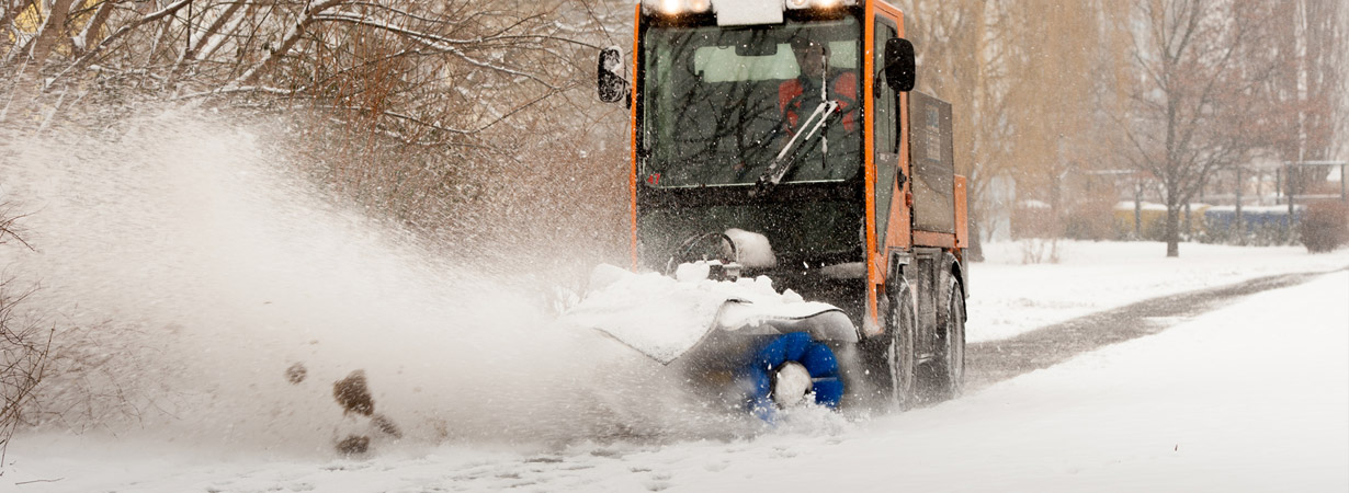 Fahrzeug im Schnee